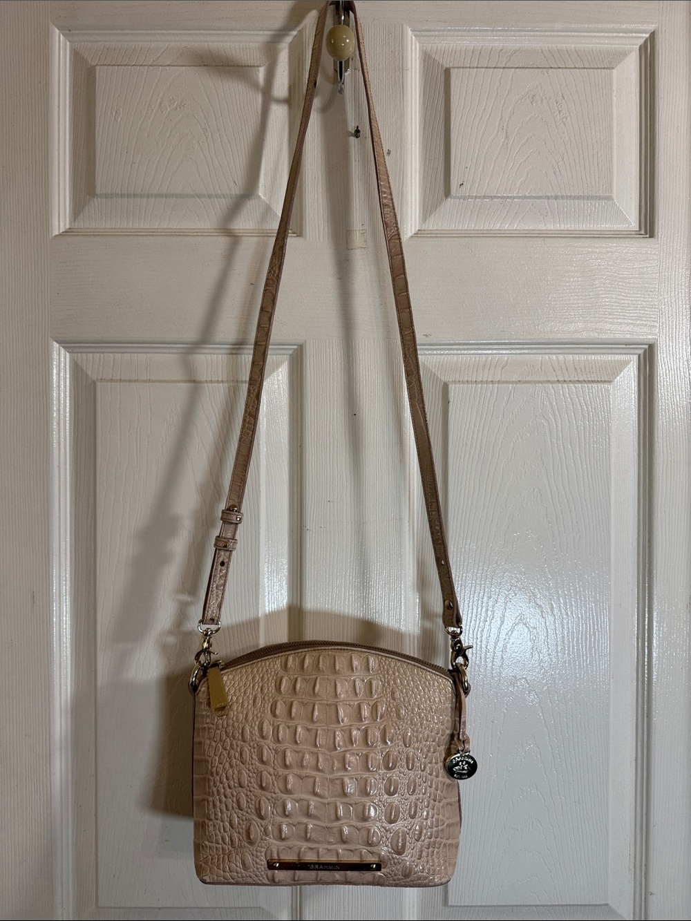 Brahmin Leather Croc-Embossed Finish in Cream/Tan Crossbody Bag